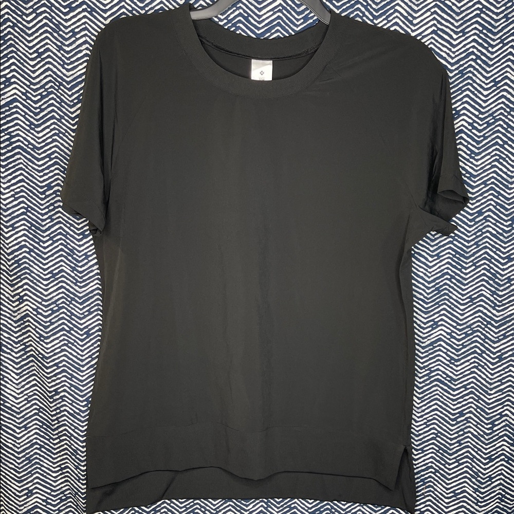 Elegant Black Women's Short Sleeve Active Top